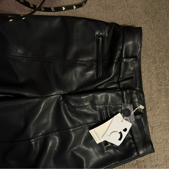 Beautiful pleather pants - Picture 1 of 7